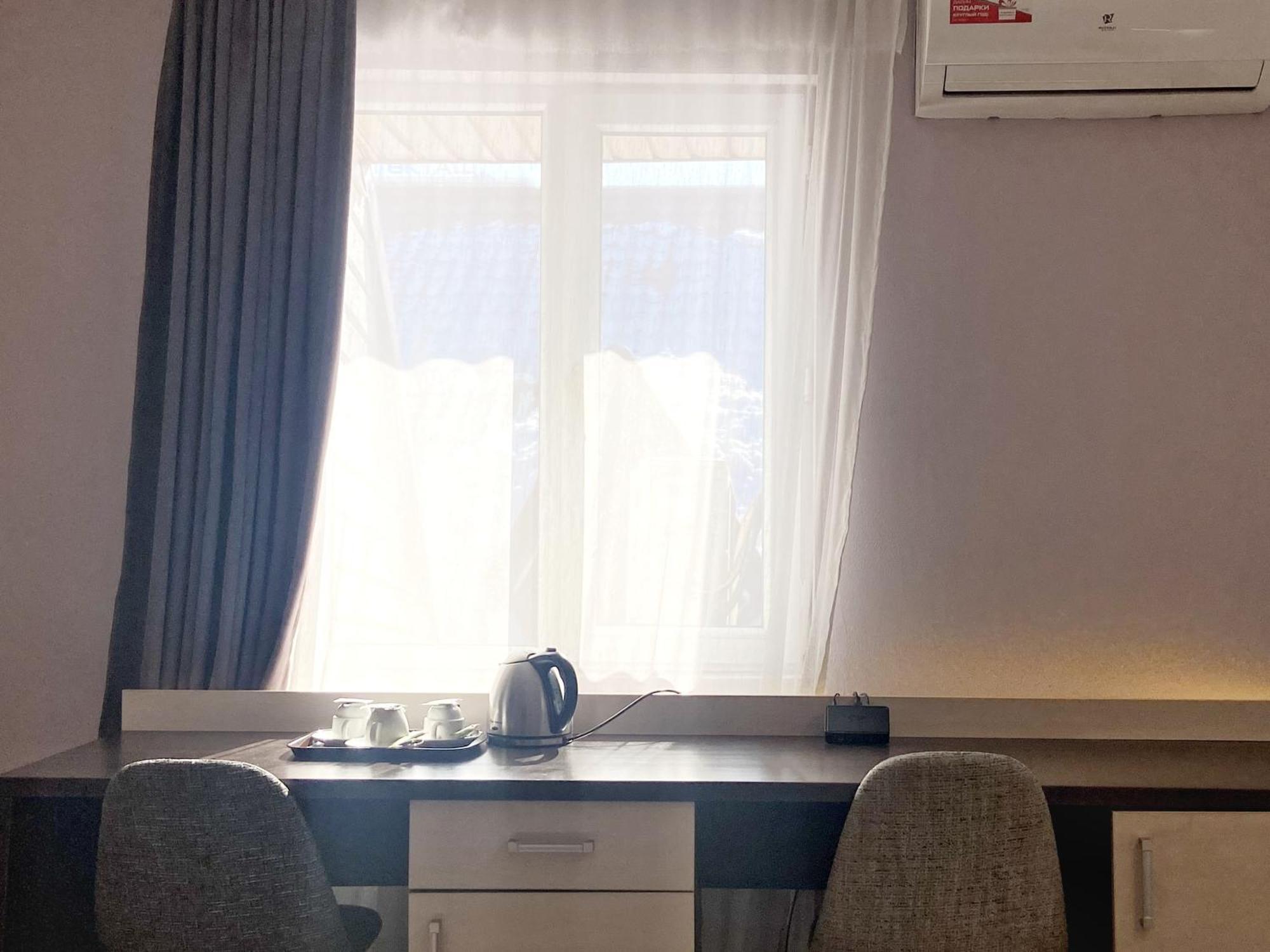 Tourasia Hotel Бишкек Экстерьер фото