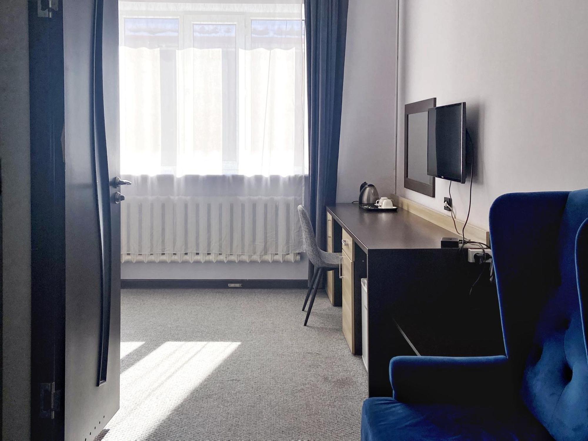 Tourasia Hotel Бишкек Экстерьер фото
