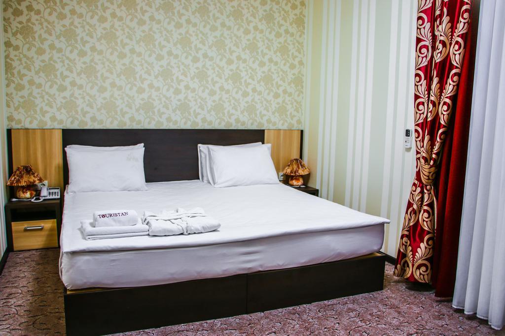 Tourasia Hotel Бишкек Номер фото