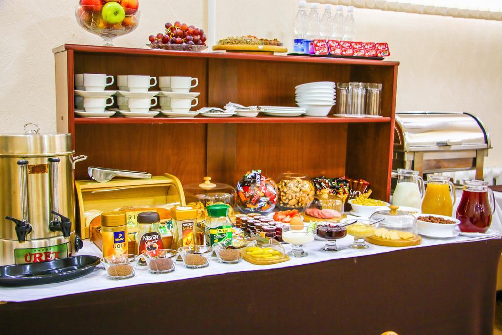 Tourasia Hotel Бишкек Экстерьер фото