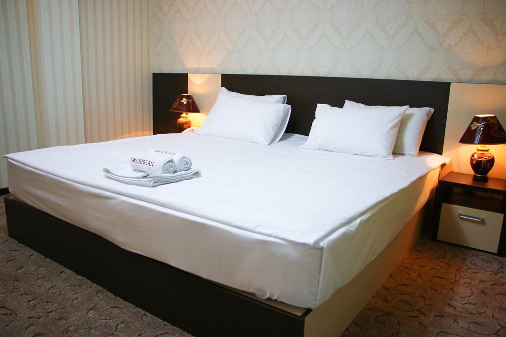 Tourasia Hotel Бишкек Номер фото