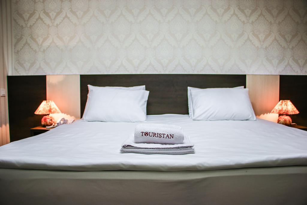 Tourasia Hotel Бишкек Номер фото
