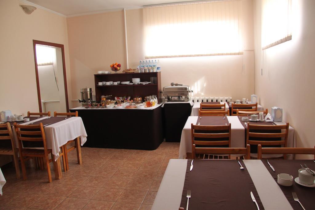 Tourasia Hotel Бишкек Экстерьер фото