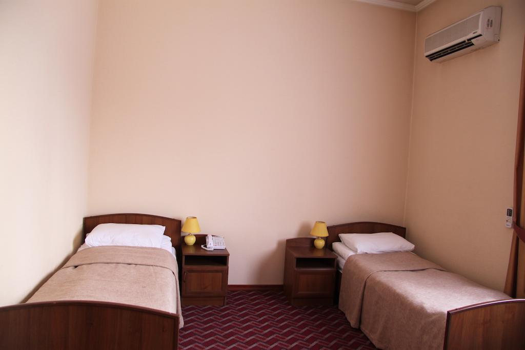 Tourasia Hotel Бишкек Номер фото