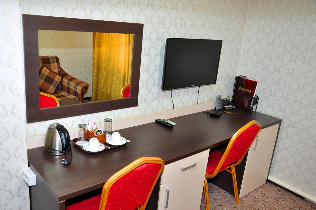 Tourasia Hotel Бишкек Экстерьер фото
